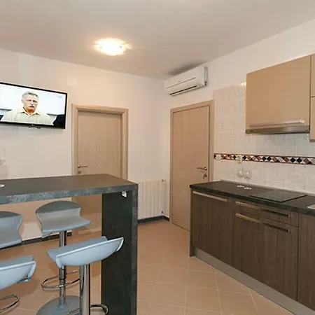 Cobrnic * Tučepi